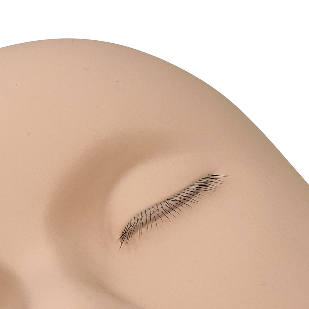Mannequin with Lash Layers